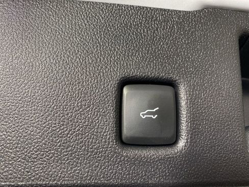 Used 2025 Ford Escape ST-Line w/ Cold Weather Package image 10