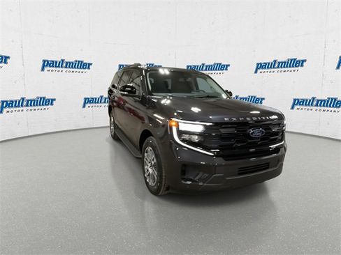 New 2025 Ford Expedition Active image 3