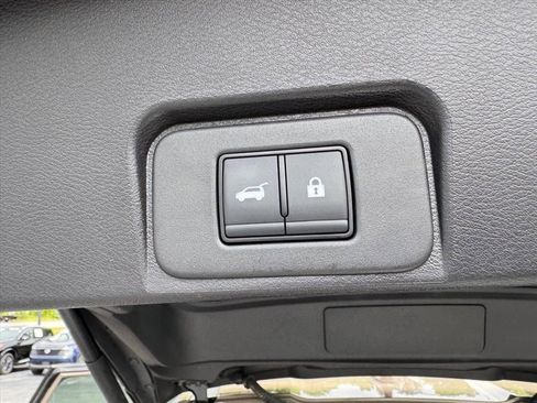 Certified 2025 Nissan Rogue SV AWD/4WD image 11