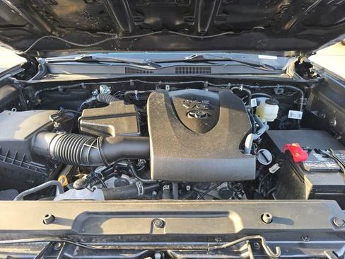Used 2022 Toyota Tacoma SR5 image 22