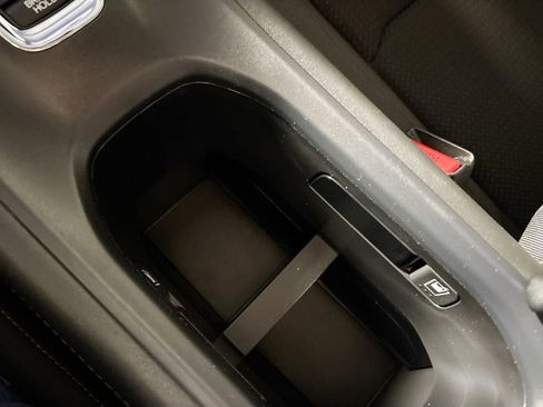 Used 2022 Honda HR-V EX image 15