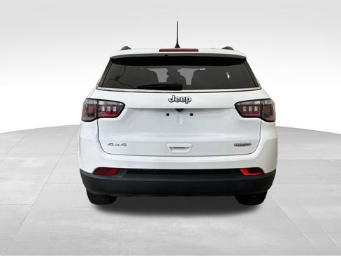Used 2024 Jeep Compass Latitude AWD/4WD image 4