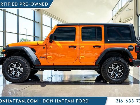 Used 2025 Jeep Wrangler Unlimited Rubicon w/ Convenience Group AWD/4WD image 2