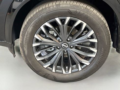 Used 2025 Nissan Rogue Platinum w/ Platinum Premium Package AWD/4WD image 33