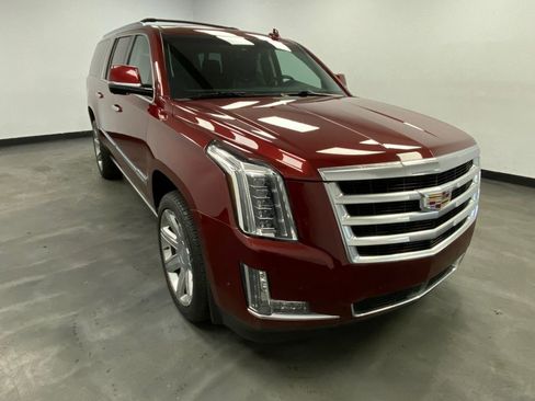 Used 2019 Cadillac Escalade ESV Premium Luxury image 5