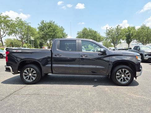Used 2024 Chevrolet Silverado 1500 LT AWD/4WD image 7
