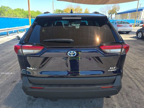 Used 2024 Toyota RAV4 XLE w/ Convenience Package image 7