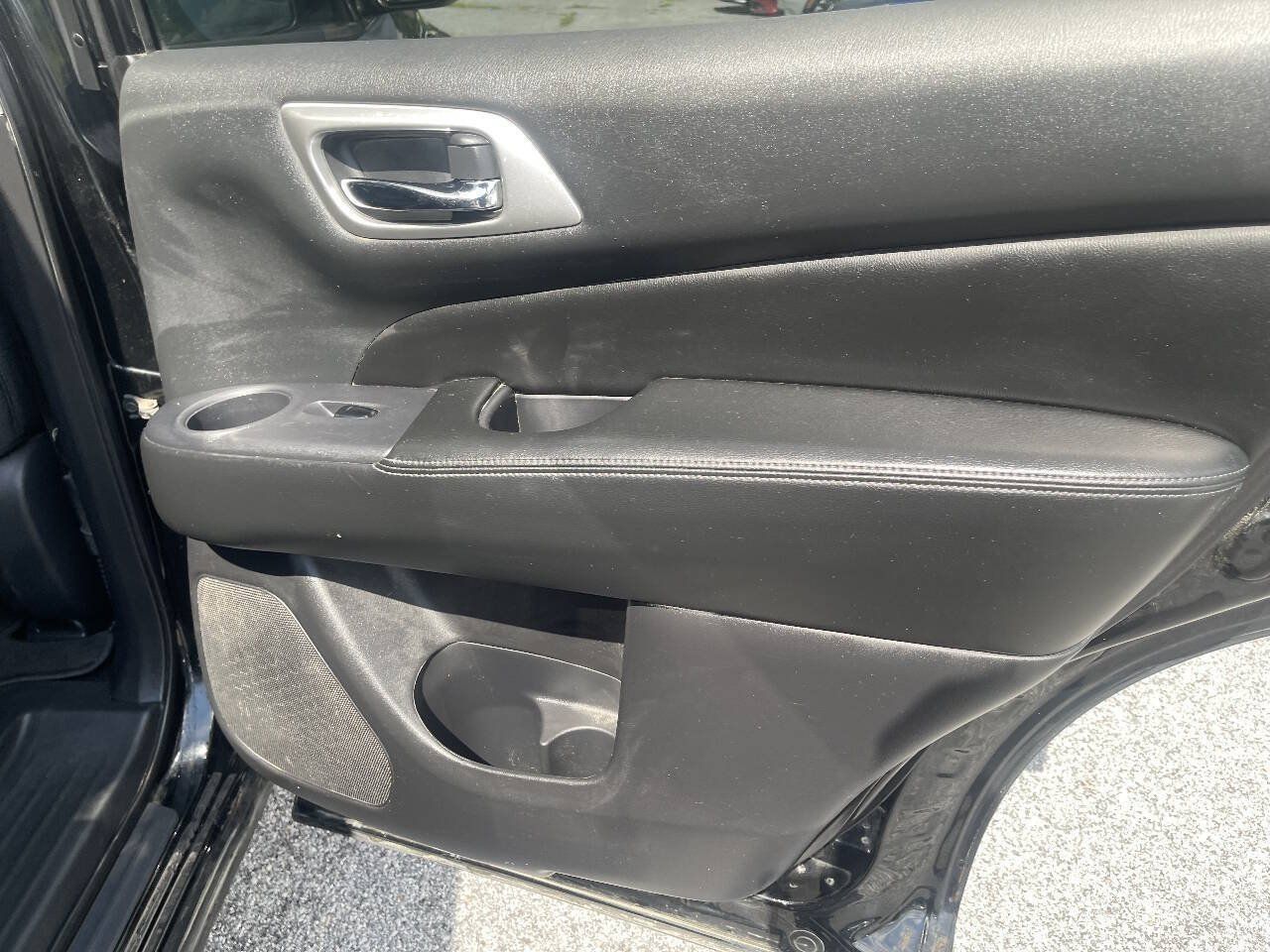 Used 2019 Nissan Pathfinder S AWD/4WD image 25