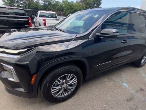 Certified 2025 Chevrolet Traverse LT image 5