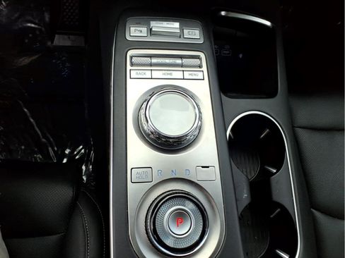 Used 2025 Genesis GV70 2.5T AWD/4WD image 25