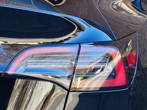 Used 2023 Tesla Model Y Long Range image 24