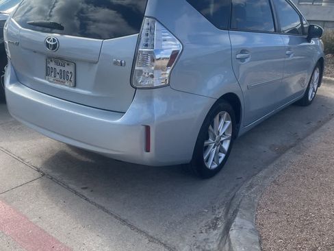 Used 2014 Toyota Prius V Five image 3