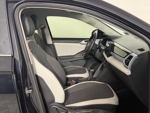 Used 2025 Volkswagen Taos SE image 29