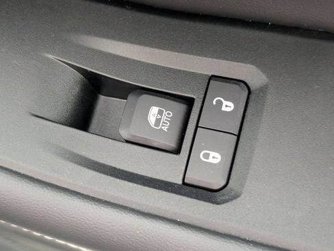Used 2023 Jeep Grand Cherokee L Limited AWD/4WD image 37