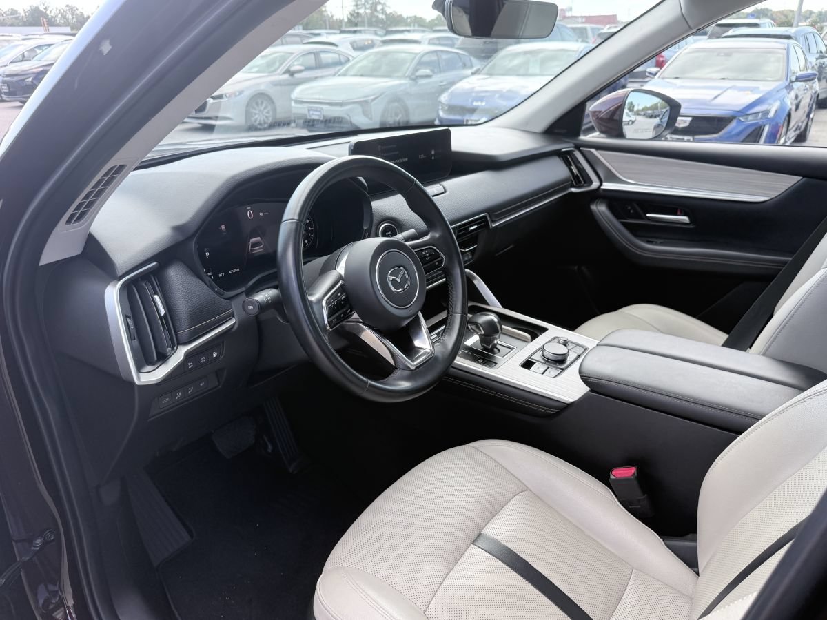 Used 2024 MAZDA CX-90 Plug-In Hybrid w/ Premium Pkg AWD/4WD image 9
