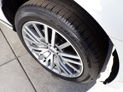 Used 2024 Ford Expedition Max Platinum image 10