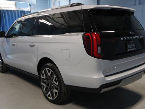 New 2026 Ford Expedition Max Platinum AWD/4WD image 29