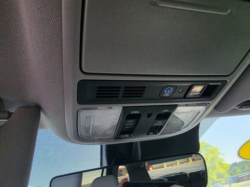 Used 2020 Honda Pilot Touring image 33