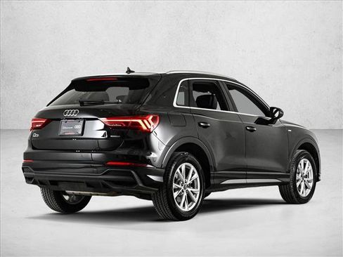 Certified 2025 Audi Q3 2.0T Premium w/ Convenience Package image 5