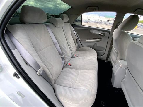 Used 2010 Toyota Corolla LE image 18