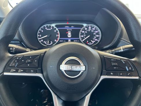 Used 2025 Nissan Sentra SV image 28