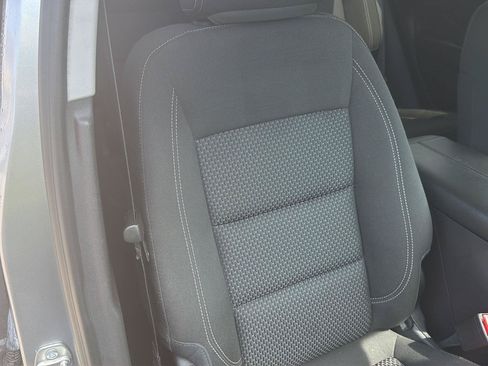 Used 2024 GMC Terrain SLE AWD/4WD image 16