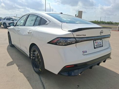 New 2026 Nissan Sentra SR w/ Floor Mat Package FWD image 5