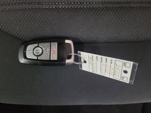 Used 2019 Ford Fusion SE image 32