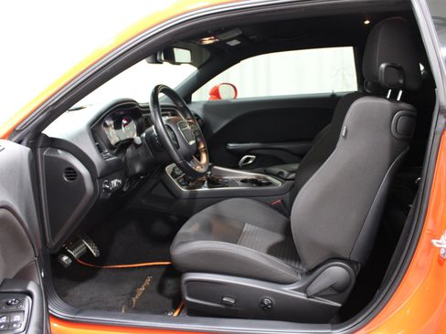 Used 2021 Dodge Challenger R/T Scat Pack RWD image 3