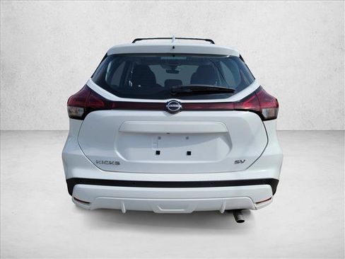 Used 2024 Nissan Kicks SV w/ Interior Electronics Package FWD image 6