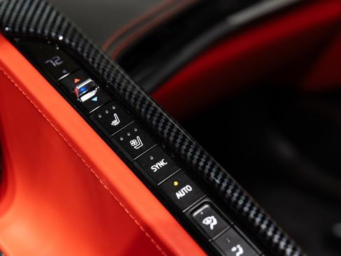 Used 2021 Chevrolet Corvette Stingray Premium Conv w/ Z51 Performance Package image 28