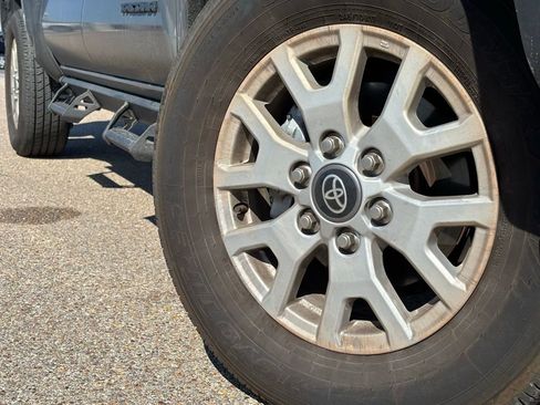 Used 2025 Toyota Tacoma SR5 image 2