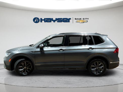 Used 2022 Volkswagen Tiguan SE AWD/4WD image 4