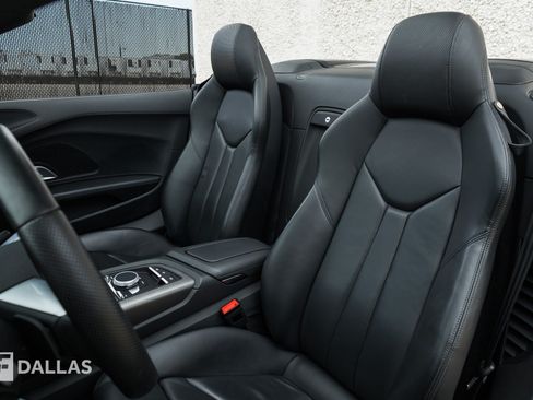 Used 2021 Audi R8 V10 w/ Premium Package RWD image 33