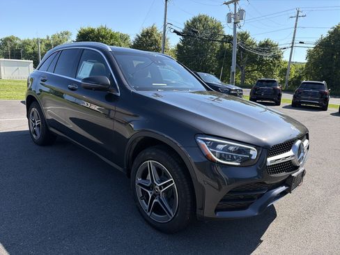 Used 2022 Mercedes-Benz GLC 300 4MATIC image 2