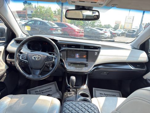 Used 2018 Toyota Avalon Touring FWD image 20