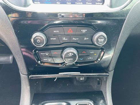Used 2023 Chrysler 300 S w/ Comfort Group RWD image 18