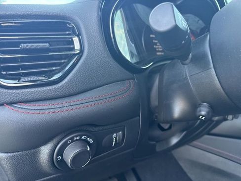 Used 2024 Dodge Durango GT image 9