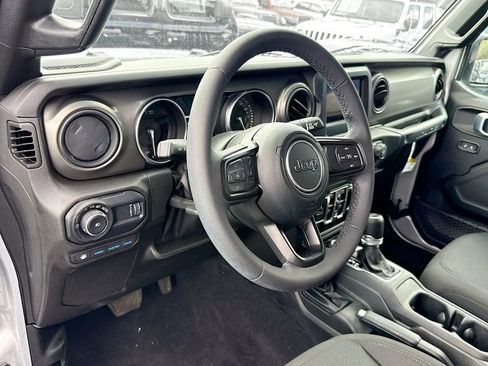 Used 2023 Jeep Wrangler Unlimited AWD/4WD image 21