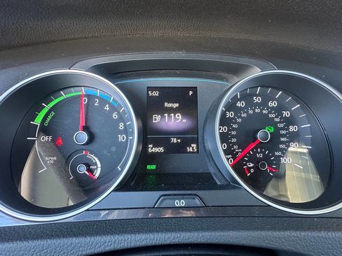 Used 2019 Volkswagen e-Golf SE w/ Driver Assistance Package image 14