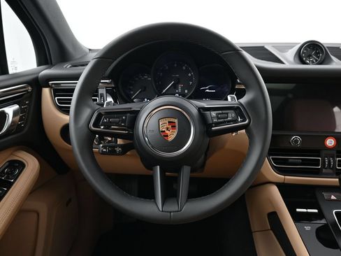 Used 2026 Porsche Macan AWD/4WD image 13