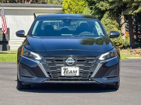Used 2024 Nissan Altima 2.5 SV FWD image 10