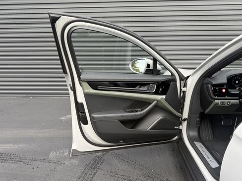 Certified 2025 Porsche Panamera 4 AWD/4WD image 14