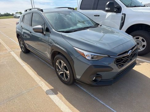 Used 2024 Subaru Crosstrek 2.0i Premium image 3
