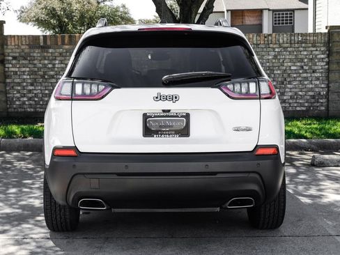 Used 2021 Jeep Cherokee Latitude Lux w/ Comfort/Convenience Group image 18