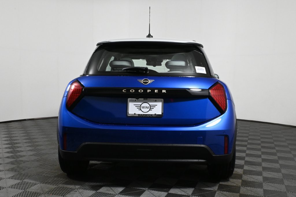 Certified 2025 MINI Cooper 2-Door Hardtop FWD image 6