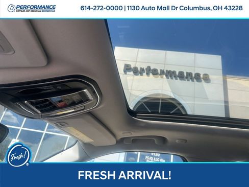 Used 2024 Jeep Grand Cherokee Limited w/ Black Appearance Package AWD/4WD image 21