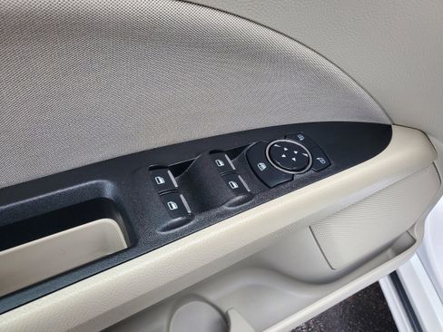 Used 2020 Ford Fusion SE FWD image 14