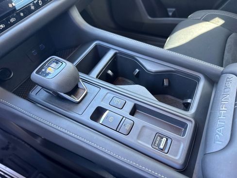 Certified 2024 Nissan Pathfinder S image 19