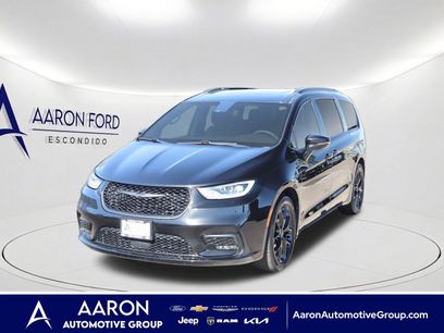 Used 2025 Chrysler Pacifica Limited